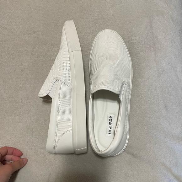 Size 12 White Steve Madden slip ons - Picture 1 of 4